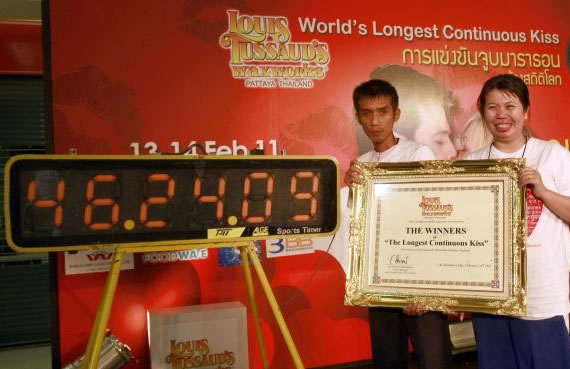 The longest kiss in the world ever